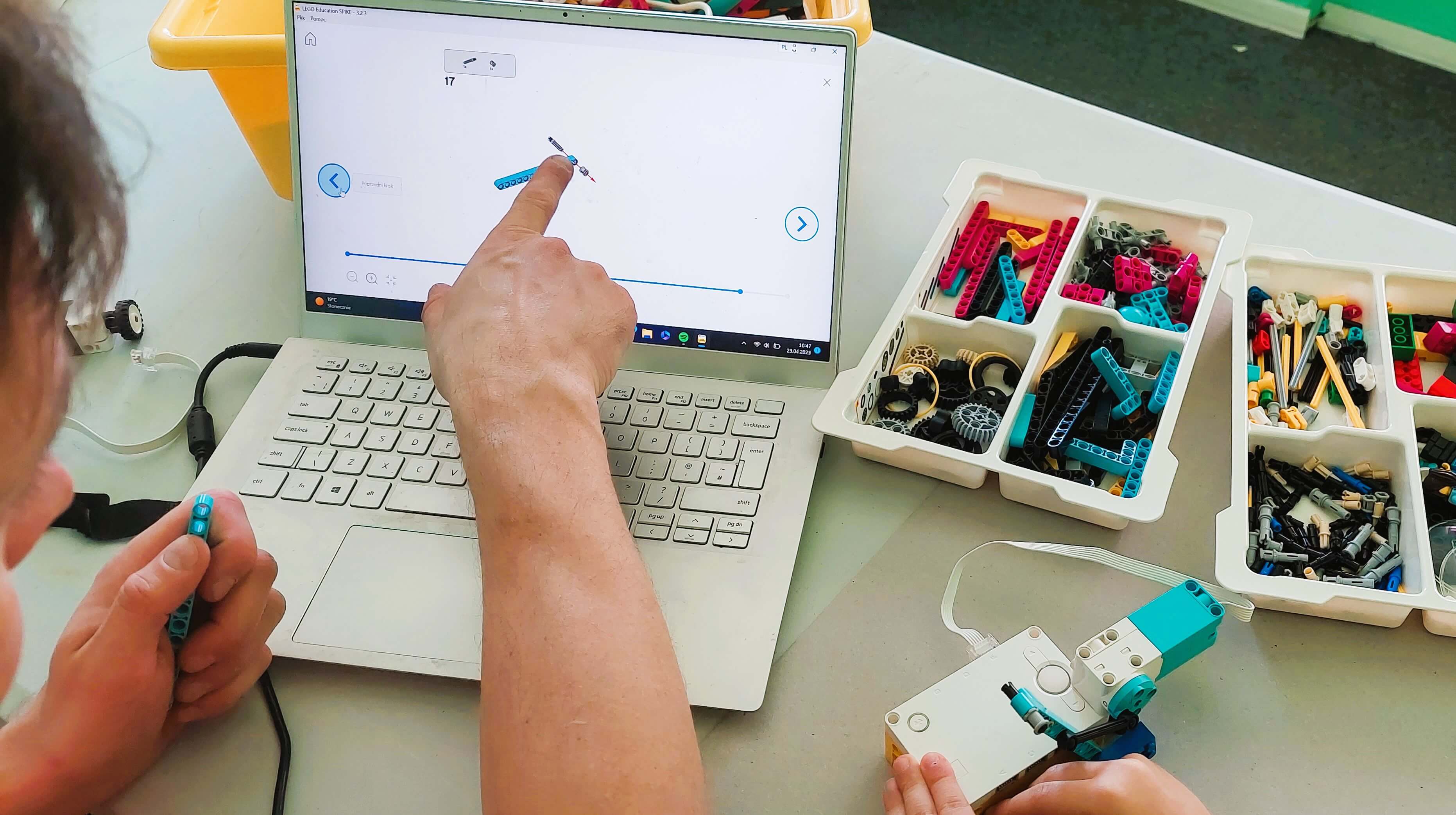 Półkolonie białystok programowanie i robotyka (3)